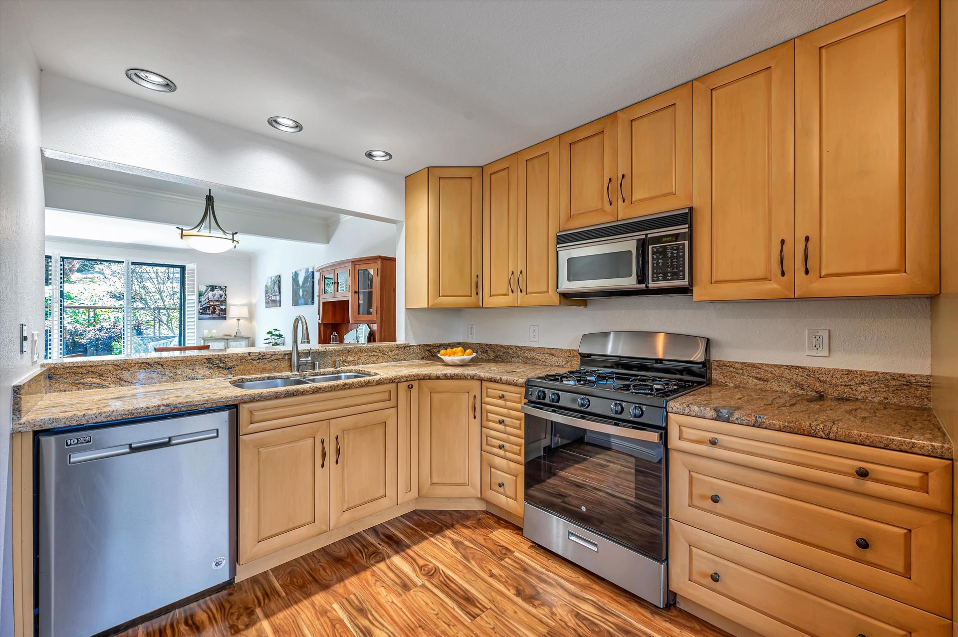 Bedrooms: 3 Bathrooms: 2 5 Living Space: 1704 Sq Ft Bedrooms: 3 Bathrooms: 2 5 Living Space: 1704 Sq Ft