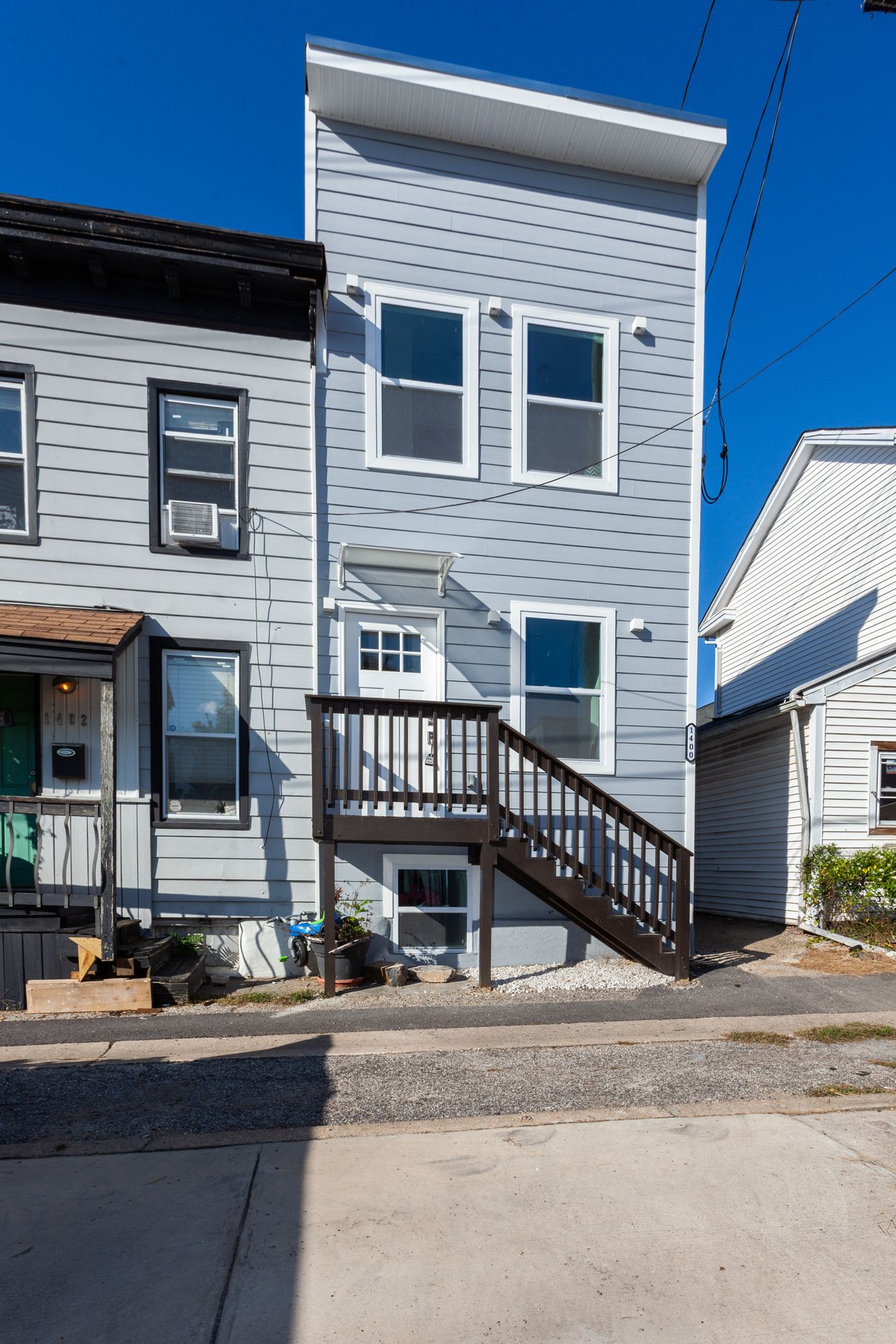 Beds 2 Baths 2.5 Living Space 840 sq. ft.