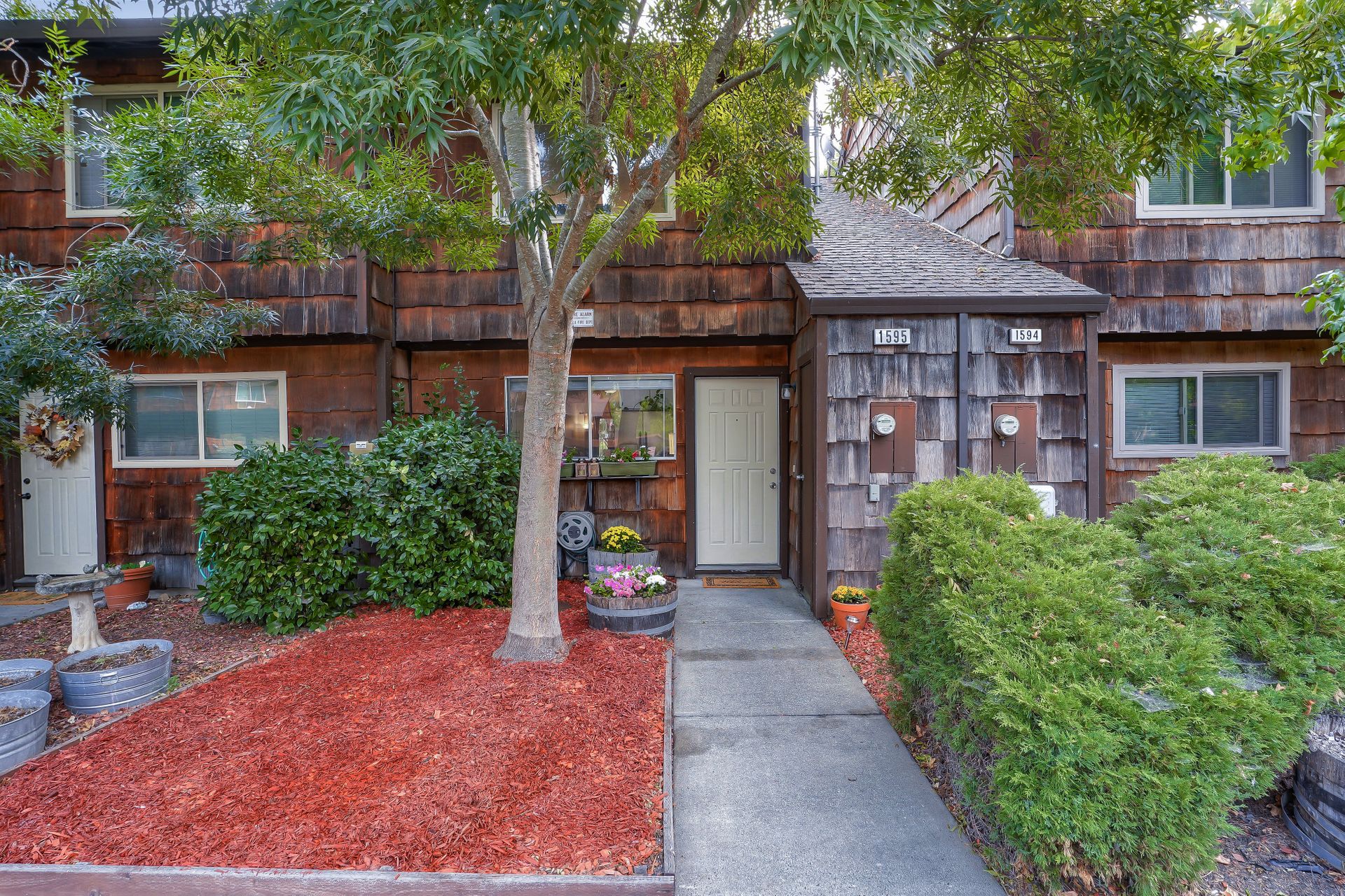 Beds 2 Baths 1.5 Living Space 1162 sq. ft.