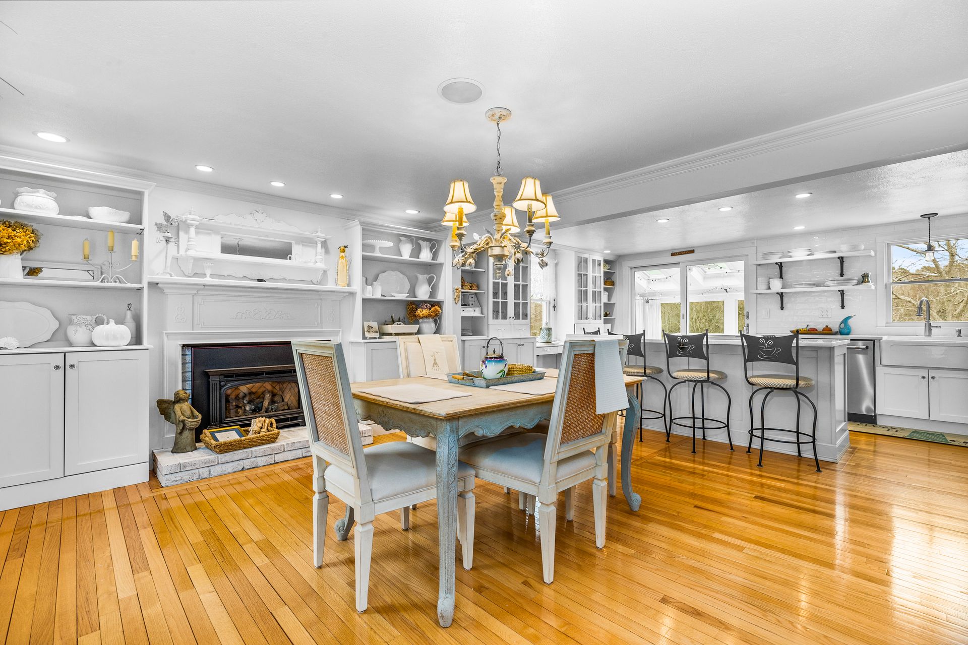 Beds 3 Baths 2 Living Space 2160 Sq. Ft.