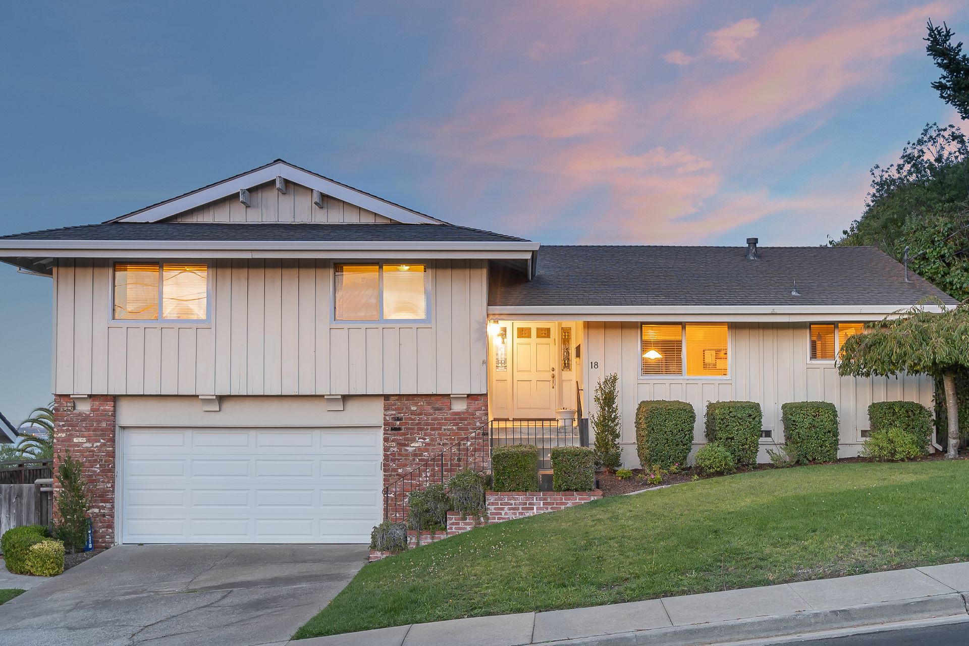 Beds 4 Baths 3 Living Space 2054 Sq. Ft.