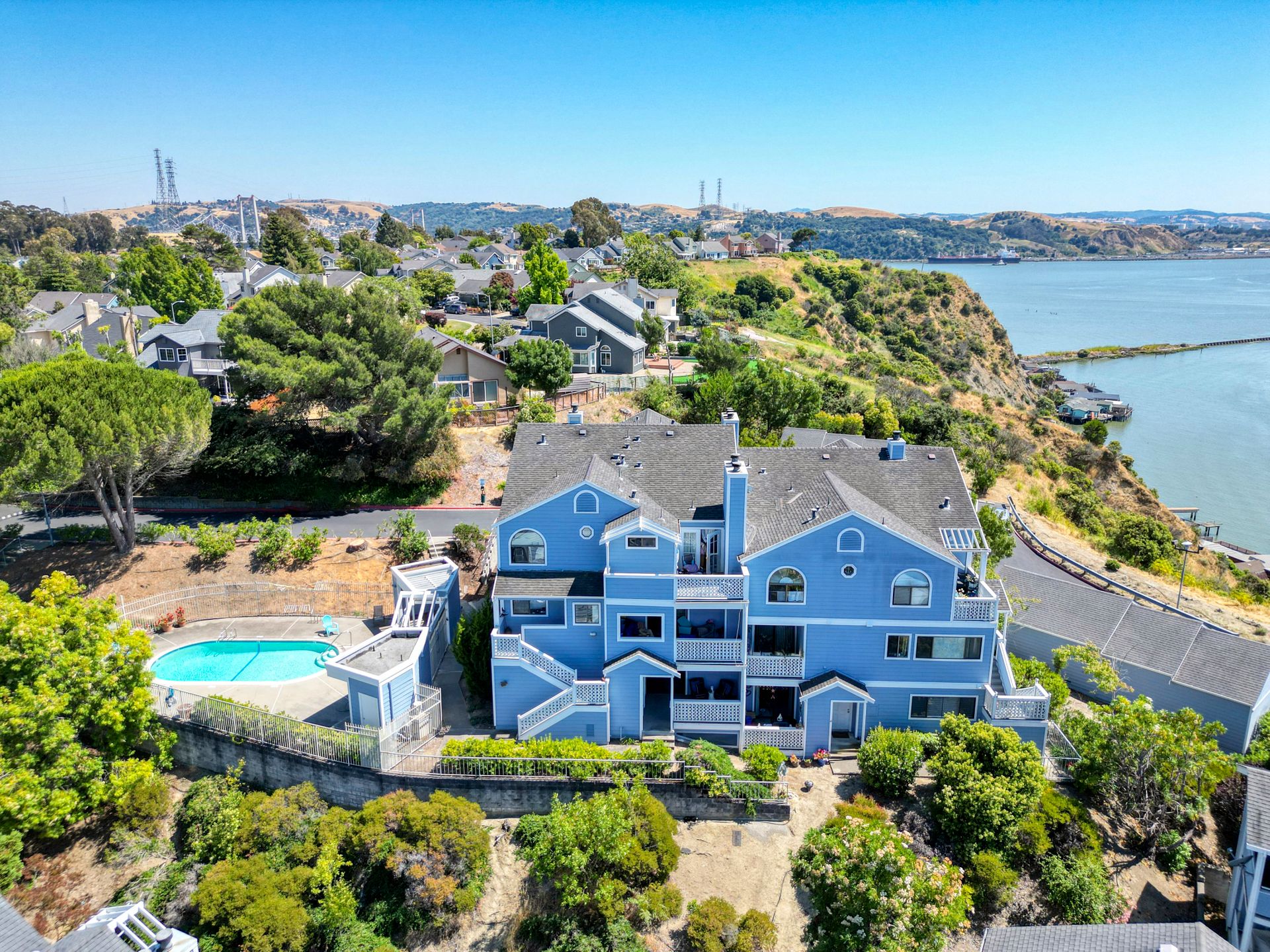 Angel'S Crest Home - Assisted Living in Vallejo, CA photo 3