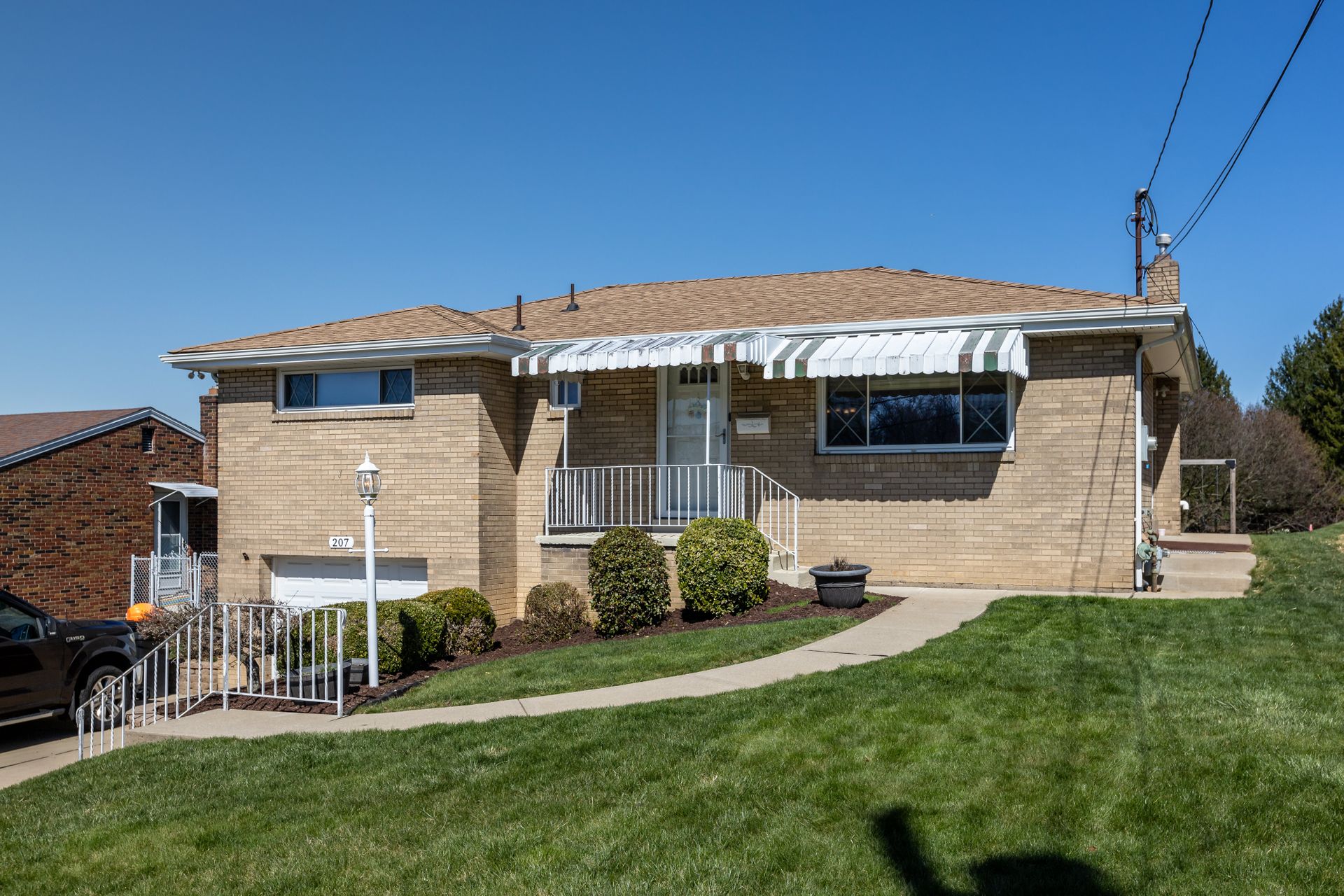 Beds 4 Baths 2 Living Space 1124 Sq. Ft.