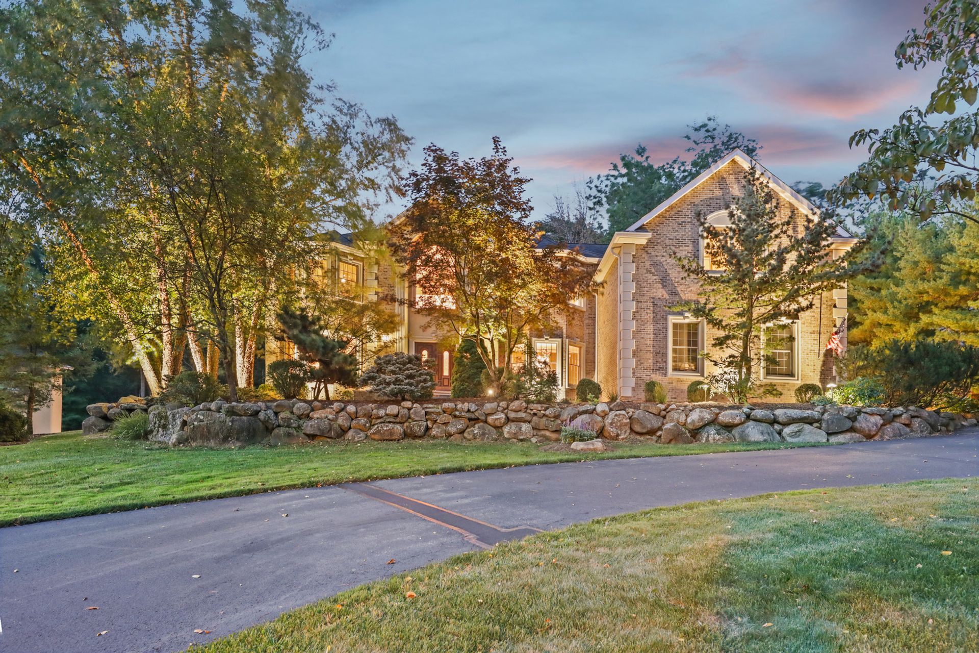 Bedrooms: 6 Baths: 5 5 Bedrooms: 6 Baths: 5 5