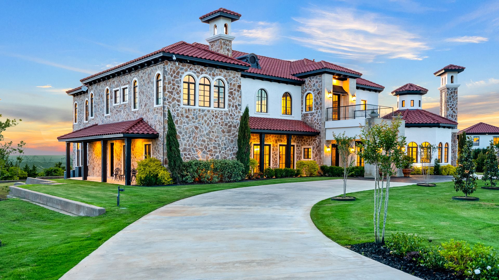 Bedrooms: 5 Bathrooms: 8 Living Space: 9600 Sq. Ft.