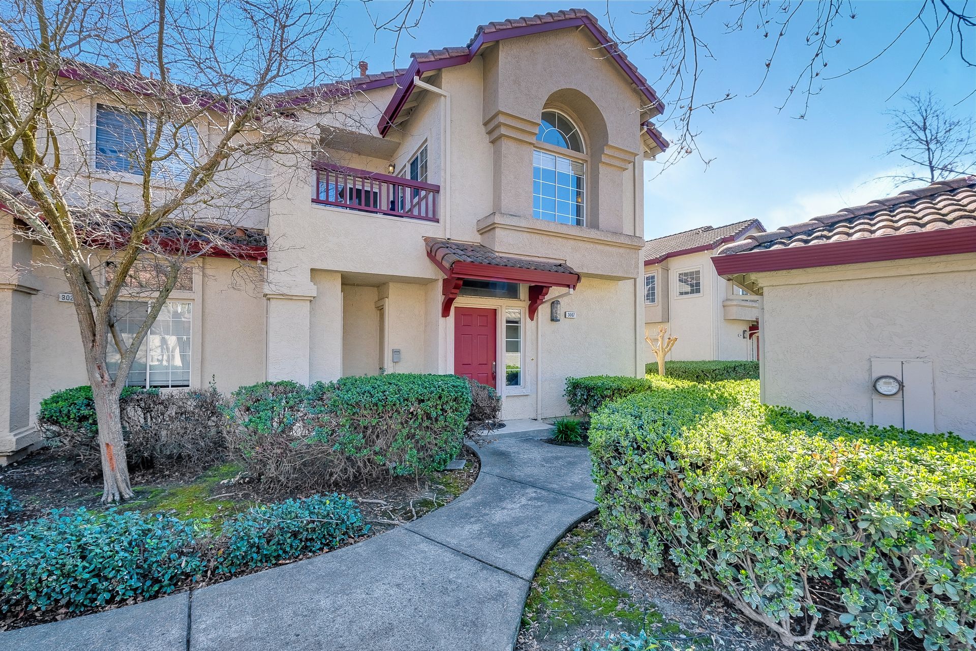 Beds: 2 Baths: 2 Living Space: 1304 sq ft Beds: 2 Baths: 2 Living Space: 1304 sq ft