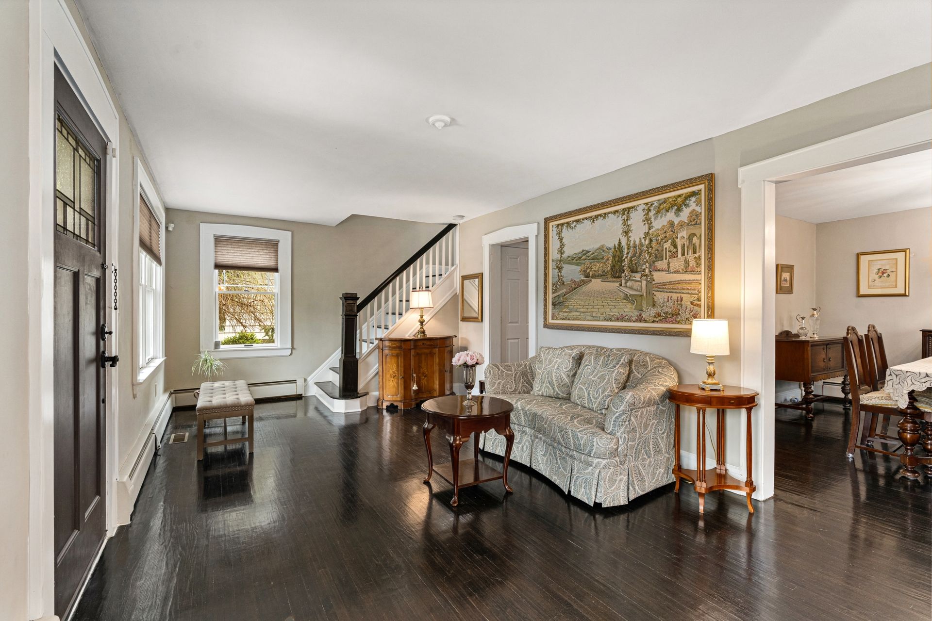 Bedrooms 4 Baths 2.5