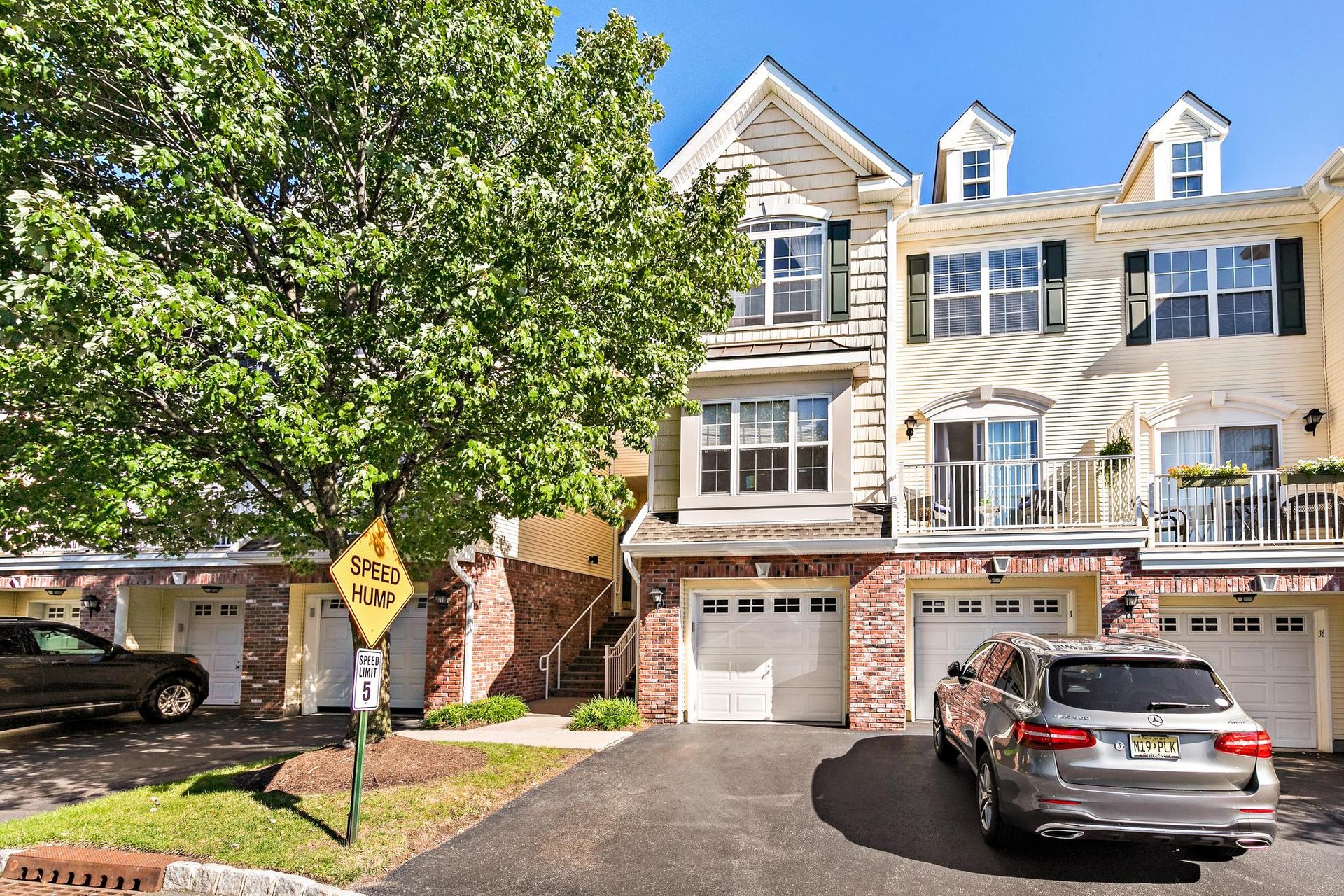 Beds 2 Baths 2.5 Living Space 1757 Sq. Ft.