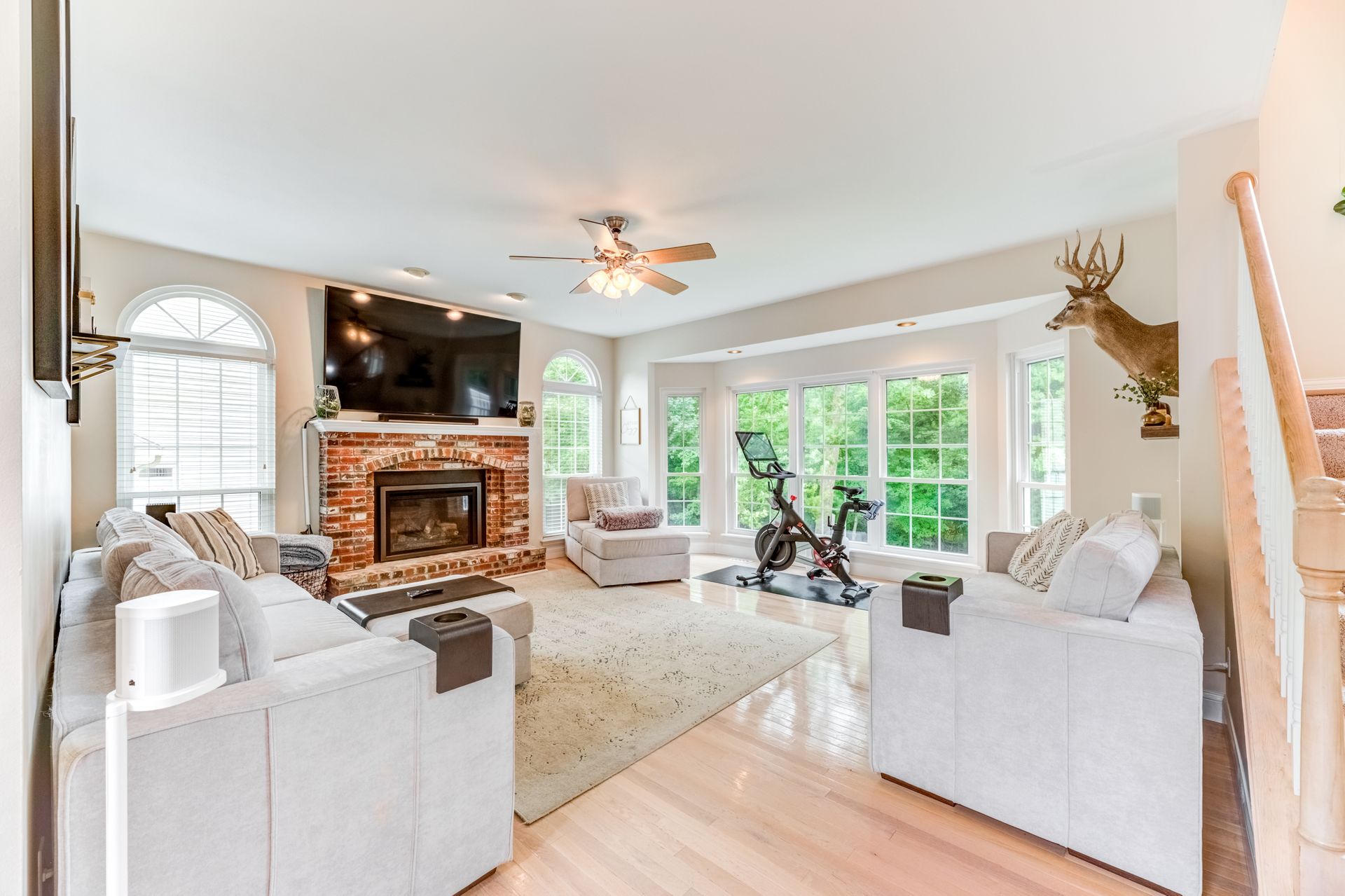 Bedrooms 4 Bathrooms 2.5 Living Space 2560 Sq. Ft.