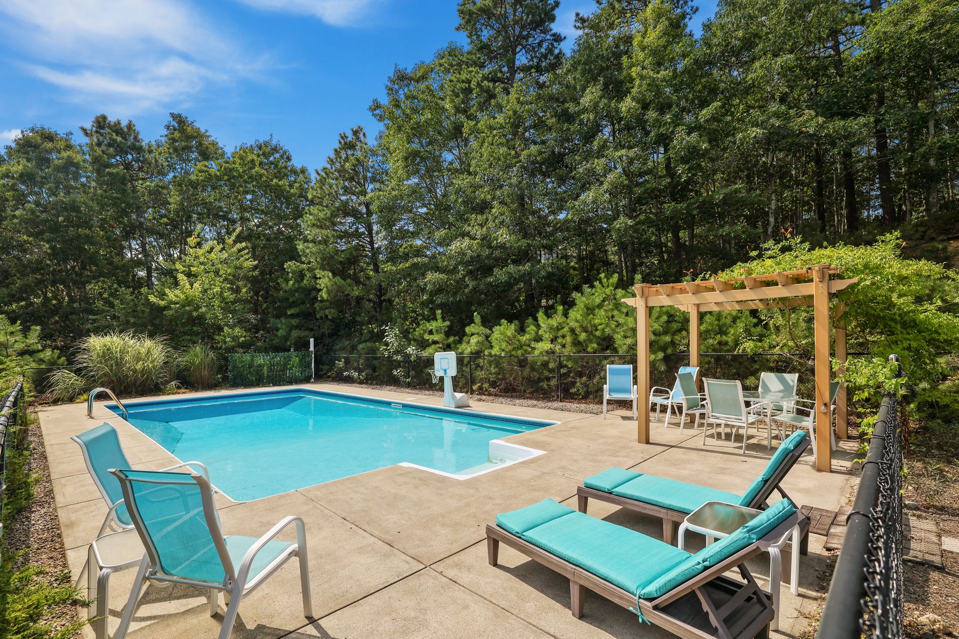 Beds 5 Baths 3.5 Living Space 4505 Sq. Ft.