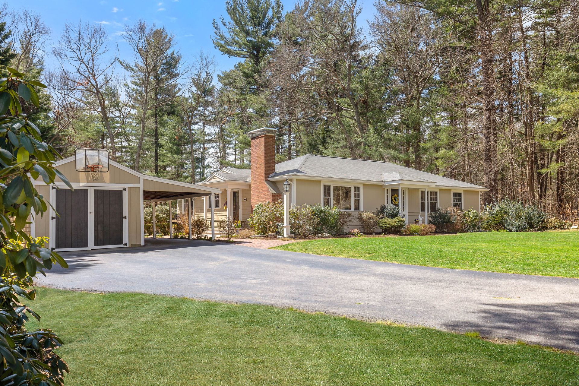 8 Ridge Hill Bedrooms: 3 Bathrooms: 2.5 Living Space: 2872 Sq. Ft.