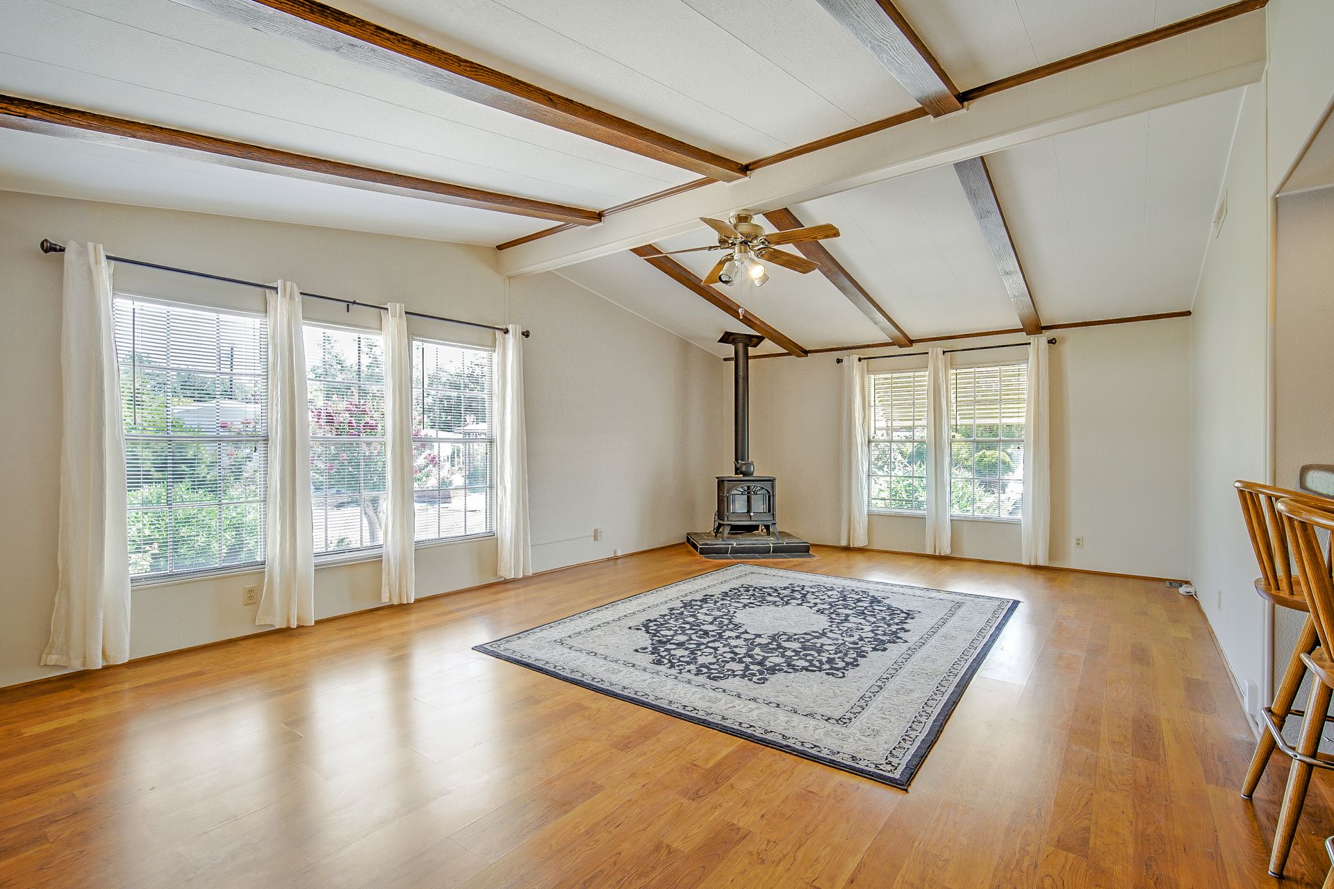 Bedrooms 3 Bathrooms 2 Living Space 1920 Sq. Ft.